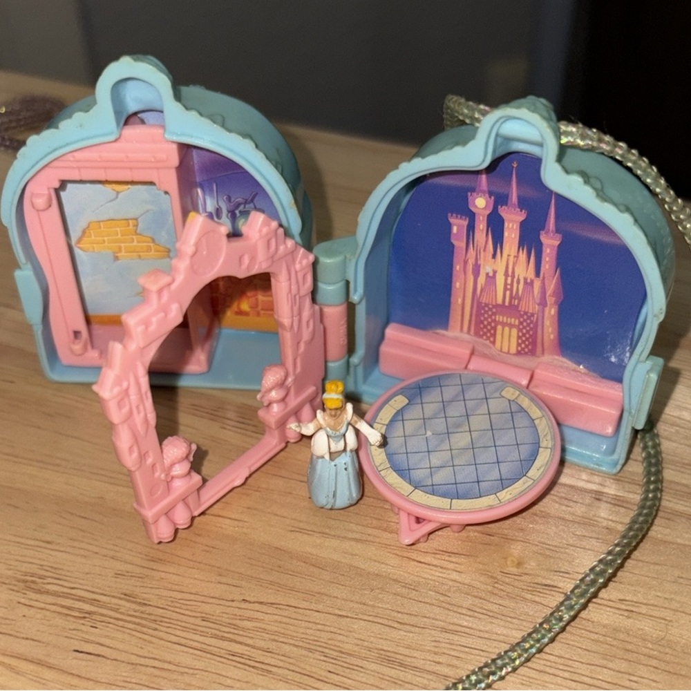 Rare 90s Disney Cinderella Polly Pocket PlaySet Necklace with Cinderella Doll